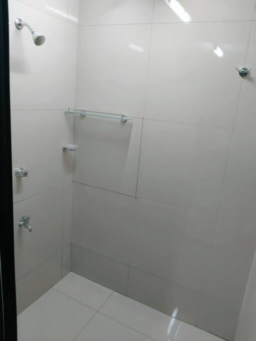 Barrett Accommodation Apartment Сува Екстериор снимка